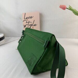 NEW - Travel Accessory Toiletry Bag Bali Cosmetic Souvenir - Green